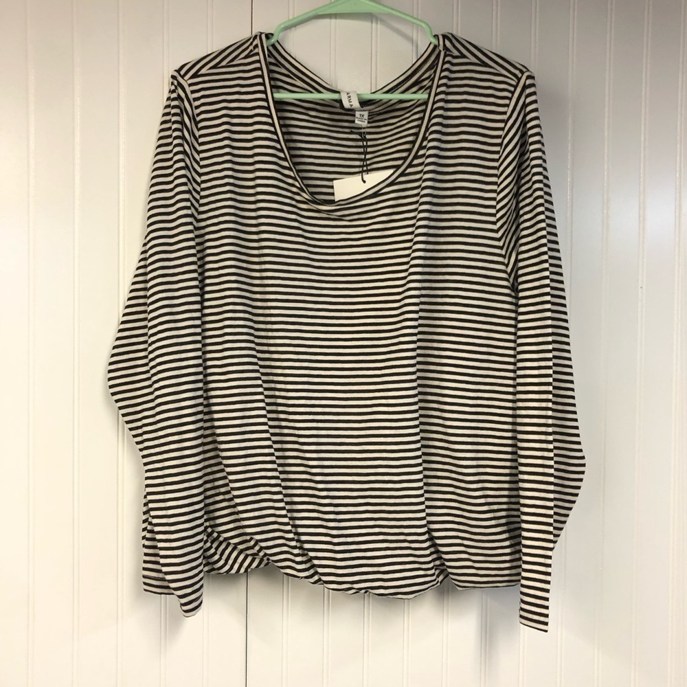 Grace + Karma Striped Black and White Women's Top 1X Twisted Hem Long Sleeve